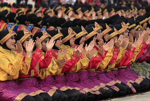 Pesona Tari Saman dalam Saman Gayo Lues Festival 2019 - GenPI.co