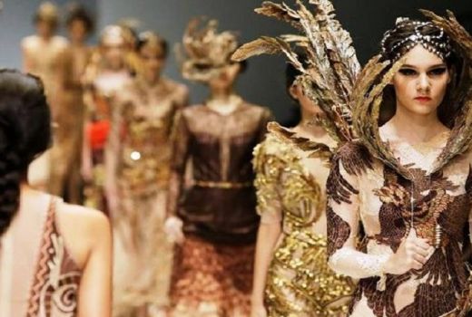 Indonesia Fashion Week 2019 Angkat Budaya Kalimantan - GenPI.co