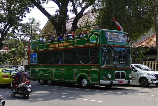 Wisatawan Keliling Kota Malang Gratis Naik Bus Macito - GenPI.co