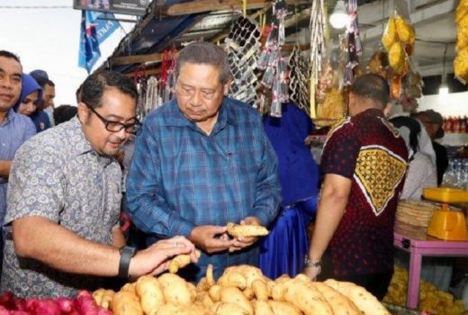Mampir ke Pasar Saree, SBY Cicipi Kuliner Khas Aceh - GenPI.co