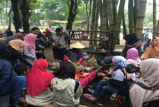 Pasar Djadoel di Lereng Gunung Merapi, Mata Uang Rupiah Tak Berlaku - GenPI.co