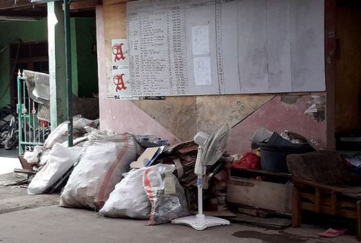 Masjid Ini Terima Sedekah Sampah Plastik dari Warga - GenPI.co
