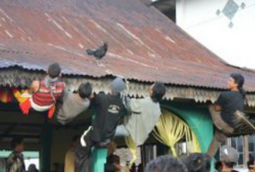 Ekspresikan Rasa Syukur, Tradisi Unik ini Masih Melekat - GenPI.co