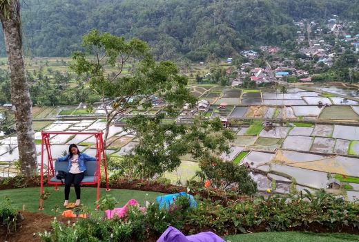 Cantiknya Alam Tomohon dari Puncak Kai'santi - GenPI.co