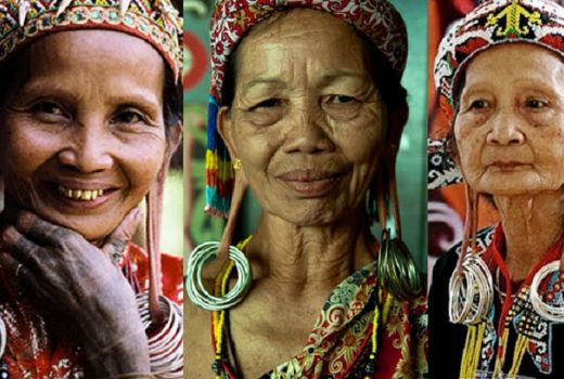Kuping Panjang Suku Dayak Menandakan Bangsawan - GenPI.co