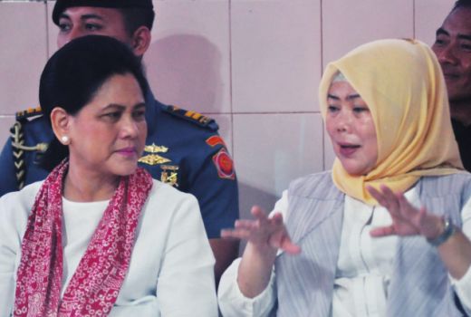 Ibu Iriana Joko Widodo Kagumi Kue Lampu Gorontalo - GenPI.co