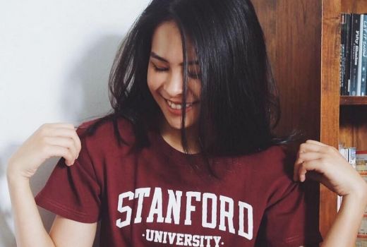 Maudy Ayunda Diterima di Harvard & Stanford, Seberapa Sulit Diterima di Kampus Tersebut? - GenPI.co