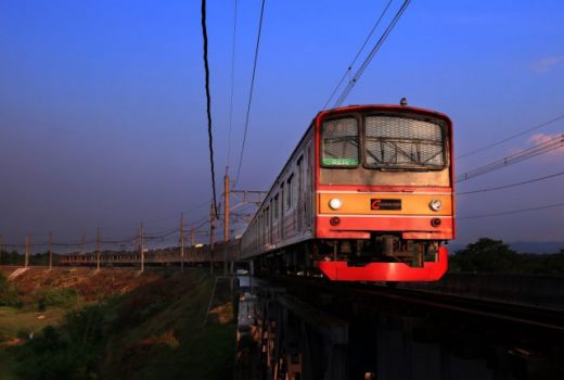 Dalam Satu Hari, Lebih dari 1 Juta Orang Gunakan KRL - GenPI.co