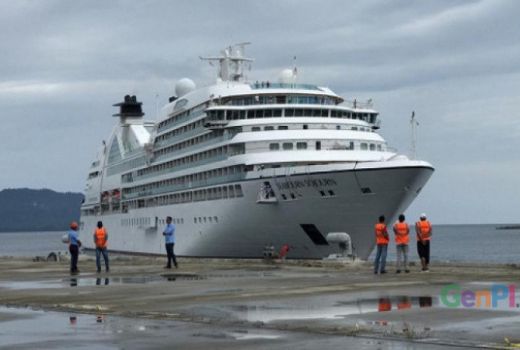 Kapal Pesiar Batal Bersandar Karena Sampah di Lombok, Ini Kata Kadispar NTB - GenPI.co