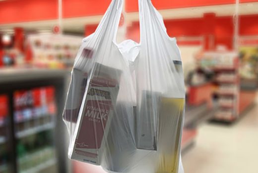 Kebijakan Kantong Plastik Berbayar Diterapkan Kembali, Ini Komentar Masyarakat - GenPI.co