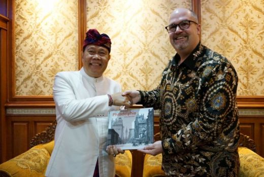 Konjen AS Puji Denpasar Terkait Aturan Kurangi Kantong Plastik - GenPI.co
