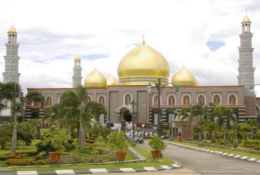 Begini Kemegahan Masjid Kubah Emas Milik Dian Al Mahri - GenPI.co