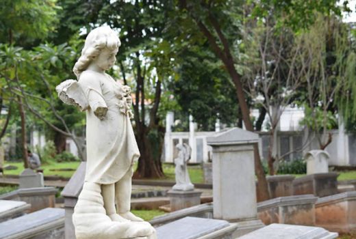 Yuk, Nikmati Sensasi Di Balik Nisan Megah Museum Taman Prasasti - GenPI.co