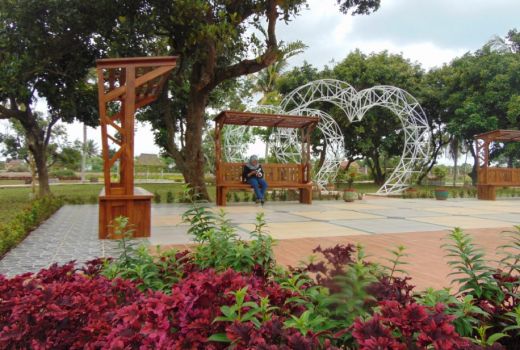 Mengenal Taman Srikserta, Royal Garden Pertama Di Indonesia - GenPI.co
