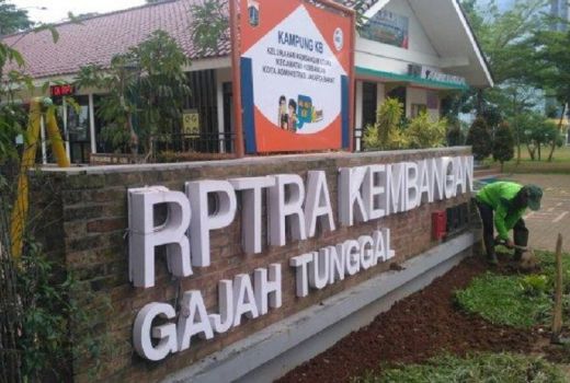 Tak Sekadar Tempat Baca, Perpustakaan di RPTRA Ini Bikin Program Seru Untuk Anak-anak - GenPI.co