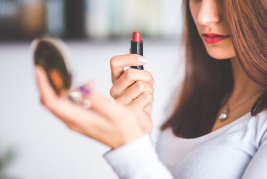 Mau Berlibur? Bawa Lipstick Ini Ya Ladies - GenPI.co