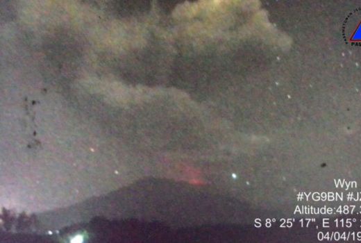 Gunung Agung Kembali Erupsi, Timbulkan Hujan Abu 2.000 Meter - GenPI.co