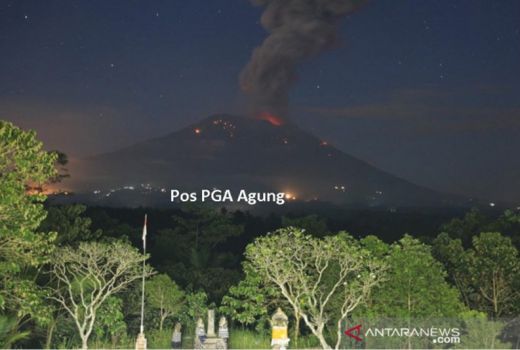 Update: Gunung Agung Meletus, Ketinggian Kolom Abu 3.000 Meter - GenPI.co