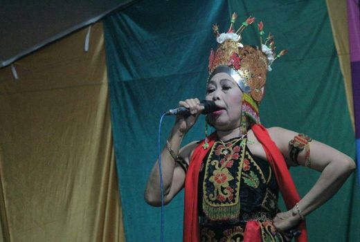 Perkenalkan, Mak Temu Sang Maestro Yang Setia Pada Tari Gandrung - GenPI.co