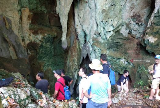 Gua Pulau Gam, Jadi Destinasi Baru Wisata Raja Ampat - GenPI.co