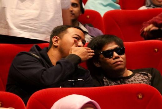 Begini Cara Tunanetra Menikmati Film di Bioskop - GenPI.co