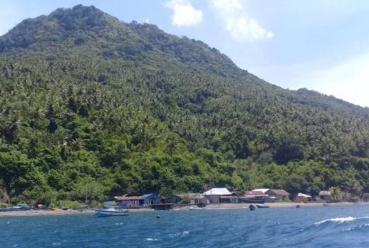 Intip Pesona Bawah Laut Perairan Pulau Moti Ternate - GenPI.co