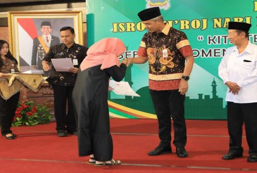 Pemprov Jateng Beri Santunan pada 47 Pahlawan Demokrasi - GenPI.co