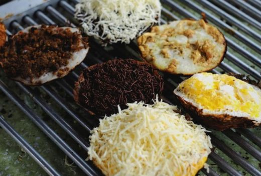 Nikmatnya Surabi Bandung dengan Beragam Topping - GenPI.co