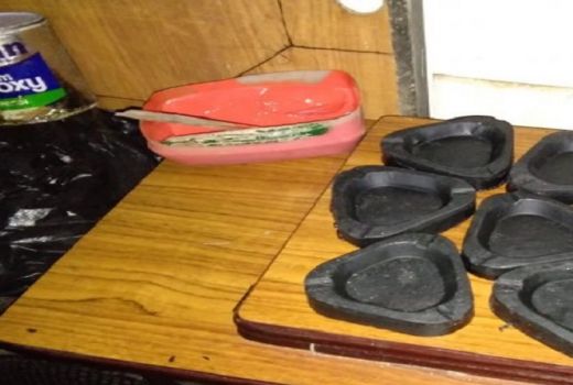 Kreativitas Pemuda Raja Ampat Mengolah Sampah Jadi Asbak - GenPI.co