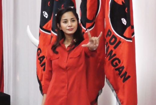 Ini Deretan Caleg Artis yang Lolos ke DPR - GenPI.co