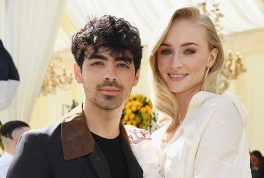 Joe Jonas Menikah dengan Pemain Game of Thrones Sophie Turner - GenPI.co