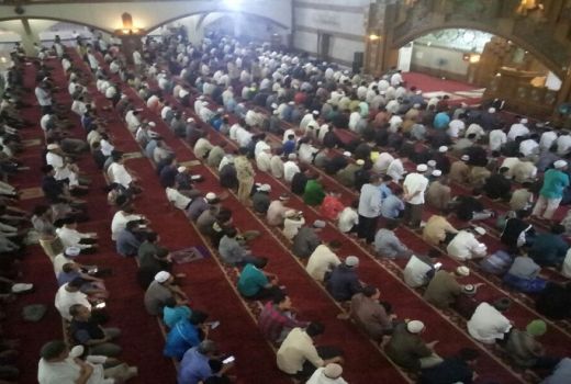 Malam Ini Terawih, Jemaah Naqsabandiyah di Sumbar Puasa Besok - GenPI.co