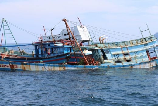 Menteri Susi Unggah Video Penenggelaman Kapal Pencuri Ikan - GenPI.co