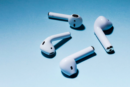 AirPod Tak Sengaja Tertelan, Namun Tetap Berfungsi Normal - GenPI.co