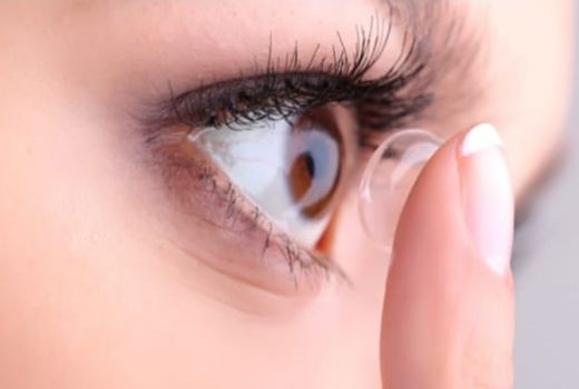 Tidur dengan Contact Lens dapat Menyebabkan Kebutaan - GenPI.co