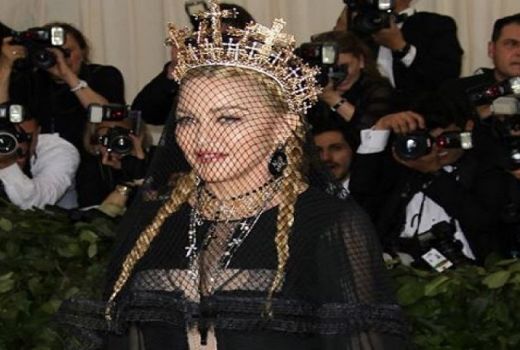 Ada Tangan Desainer Indonesia di The Met Gala, Siapa Dia? - GenPI.co
