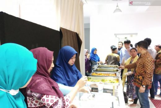 KBRI Beijing Sajikan Opor Ayam Jadi Menu Buka Puasa Pertama - GenPI.co
