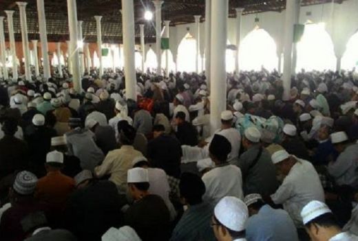 Sholat Tarawih Terlama Mulai Habis Isya Selesai Saat Sahur - GenPI.co