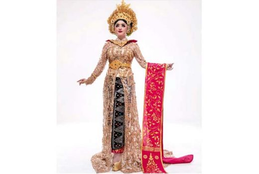 Cantiknya Dewi Persik Kenakan Busana Pengantin Adat Bali - GenPI.co