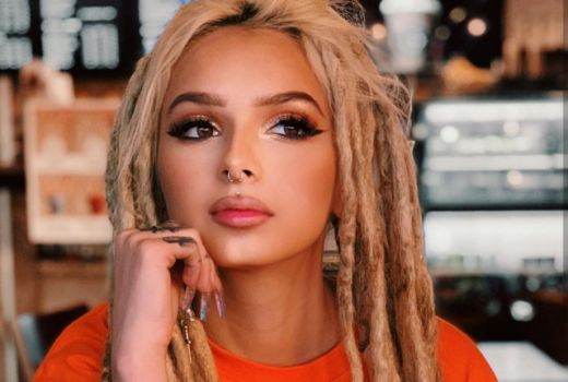 Fakta Unik Zhavia Ward, Rekan Duet Zayn Malik dalam OST Aladdin - GenPI.co