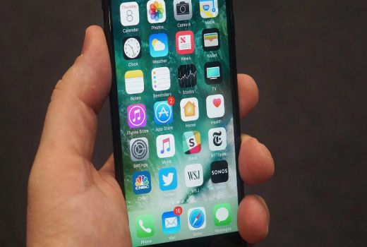 Hari Ibu, Emak Main Ponsel Gak Sadar Bayinya Tewas Dihantam Truk - GenPI.co