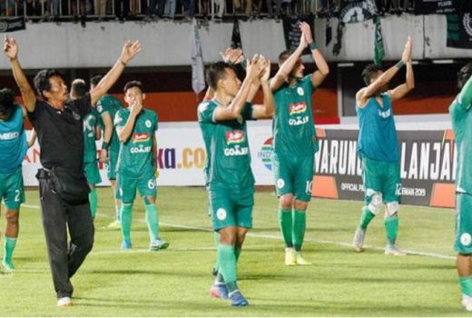 Wow, 2 Tim Kuda Hitam Puncaki Klasemen Liga 1 - GenPI.co