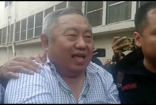 Ngegas, Begini Gaya Terduga Makar Lieus Sungkharisma Nyanyi - GenPI.co