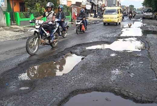 Duh, Jalur Mudik Payakumbuh-Tanah Datar Rusak Parah - GenPI.co