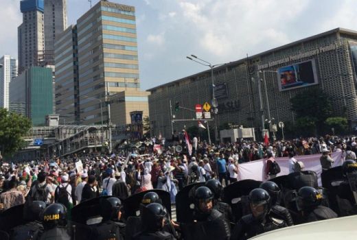 Demo Bawaslu, Warga Bekasi yang Mau ke Jakarta Hindari Titik Ini - GenPI.co