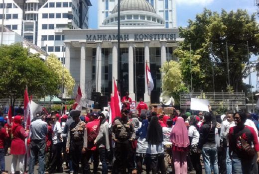 Sisi Unik Gedung MK, dari Wisata Demo Hingga Aksi Perdukunan - GenPI.co