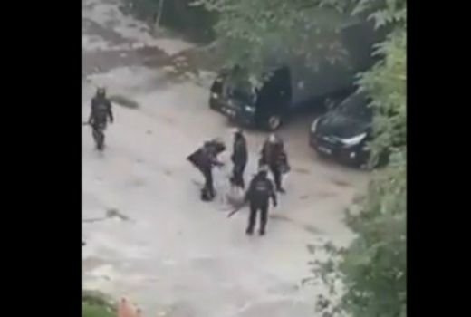 Bukan Harun Rasyid yang Dikeroyok Brimob, Warganet: Masih Hidup? - GenPI.co