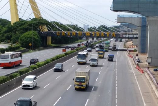 Jelang Idul Fitri 2019, Truk Dilarang Lewat Tol Cikampek 30 Mei - GenPI.co
