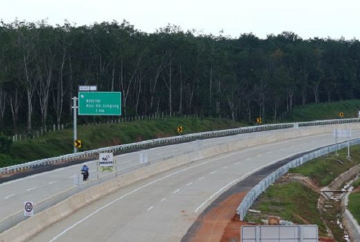 Tol Trans Sumatera Dijaga Brimob saat Arus Mudik - GenPI.co