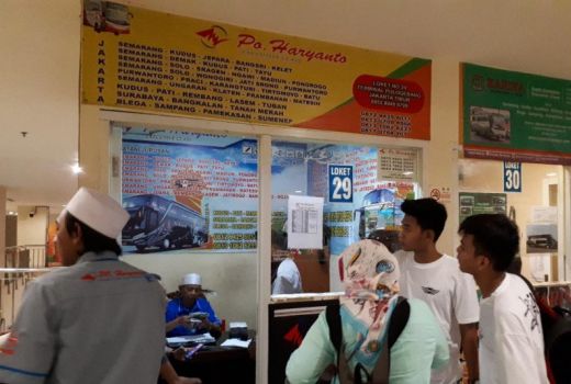 Jumlah Penumpang Mudik di Terminal Pulo Gebang Naik 50 Persen - GenPI.co